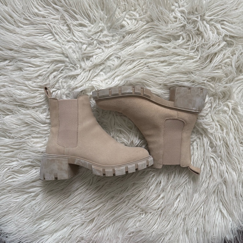 Steve Madden Women's Chelsea Boot Tan/Cream